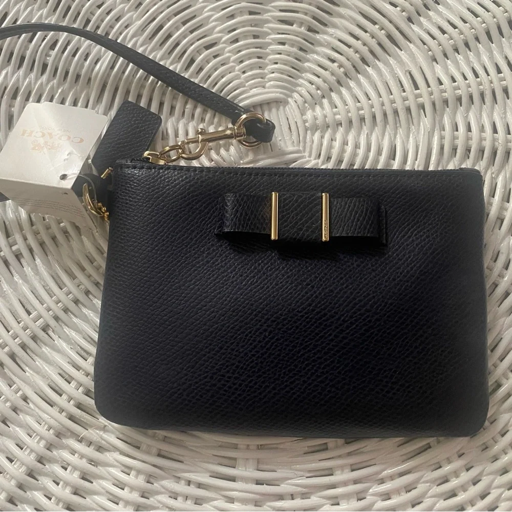 NWT Coach Darcy Bow Wristlet in Midnight Blue - Picture 1 of 5